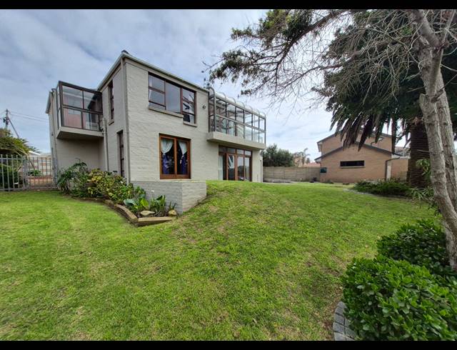 5 BEDROOM HOUSE FOR SALE IN BAYVIEW
